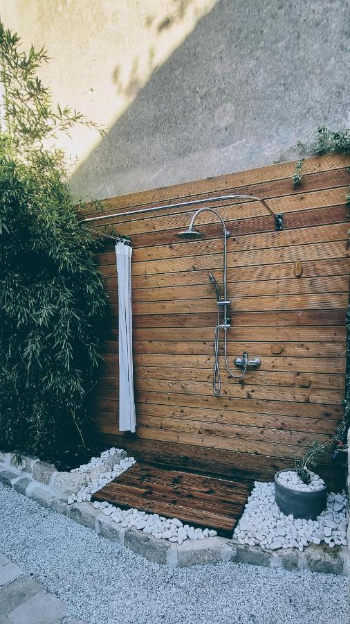 Rector'S Villa - Charming Retreat In Old Town With Jacuzzi In Private Courtyard Rab Town Buitenkant foto
